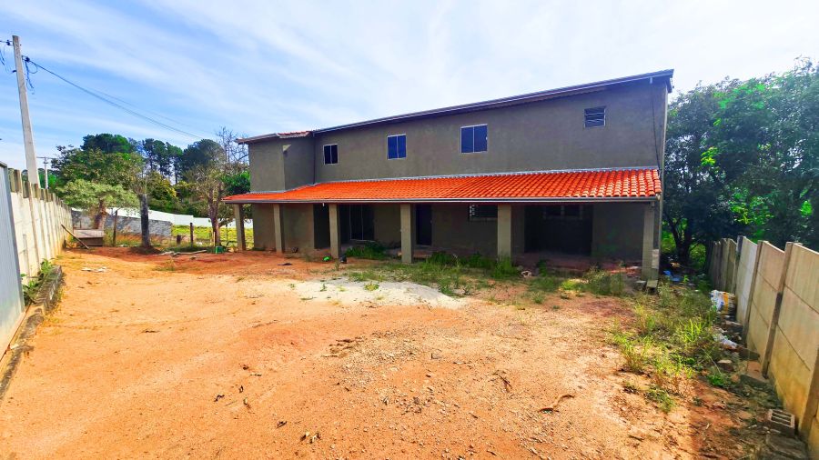 CHÁCARA EM ATIBAIA  Bairro Iara  Chácara com 2.000m².